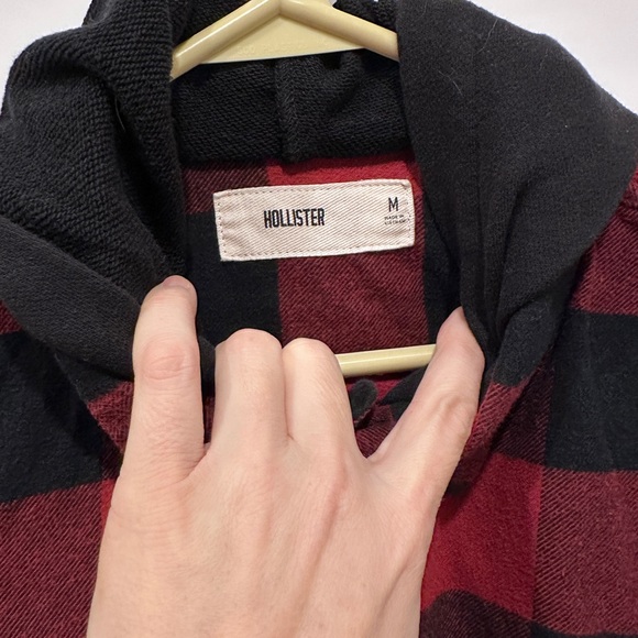 Hollister Red and Black Checkered Plaid Fleece Flannel Men's Hooded Shirt - Picture 3 of 5
